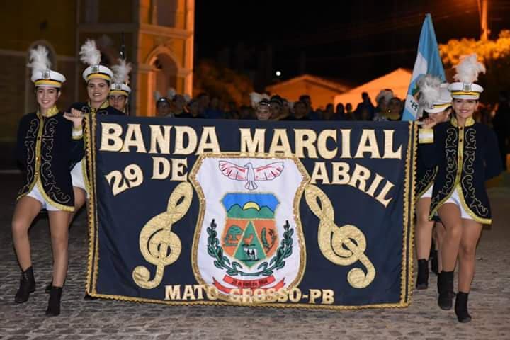 Você está visualizando atualmente Desfile Cívico em Mato Grosso teve como tema o folclore e a cultura regional brasileira