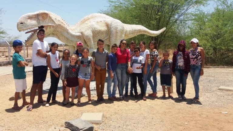 Leia mais sobre o artigo Alunos do SCFV de Mato Grosso participam de aula no Vale dos Dinossauros