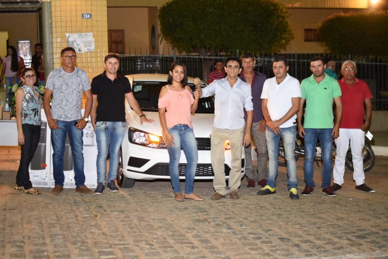 Leia mais sobre o artigo Prefeitura de Mato Grosso entrega carro para o NASF e sorteia brindes para os alunos da rede municipal