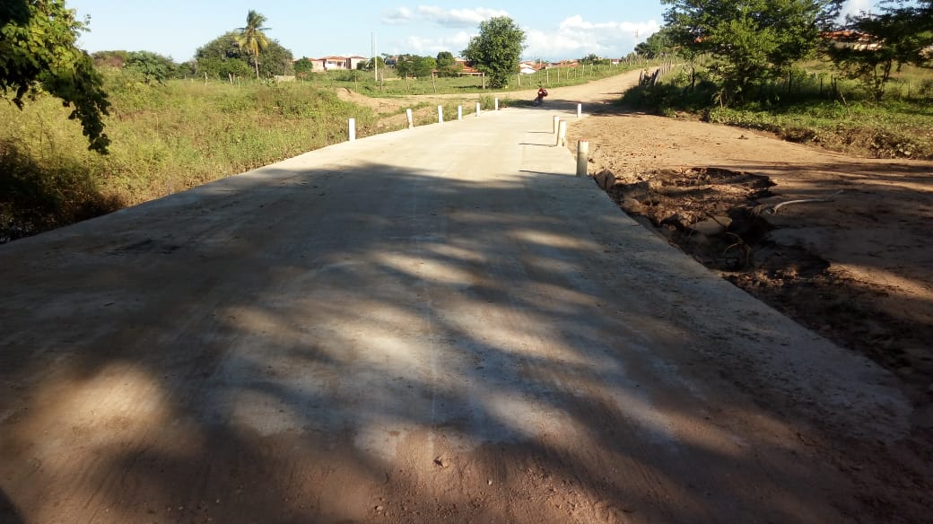 Leia mais sobre o artigo Prefeitura de Mato Grosso realiza recuperação em passagem molhada na comunidade Riachão dos Irias
