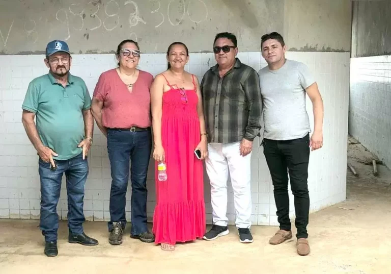 Leia mais sobre o artigo Prefeita em exercício, Gidalva Lima, visita obras que estão em andamento